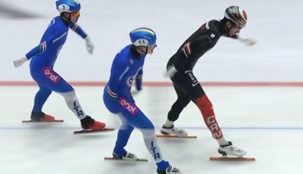 강한 압박에도 결국 금메달을 획득하는 캐나다의 윌리엄 단지누 [월드투어 3차 남자 1500m 결승] 썸네일