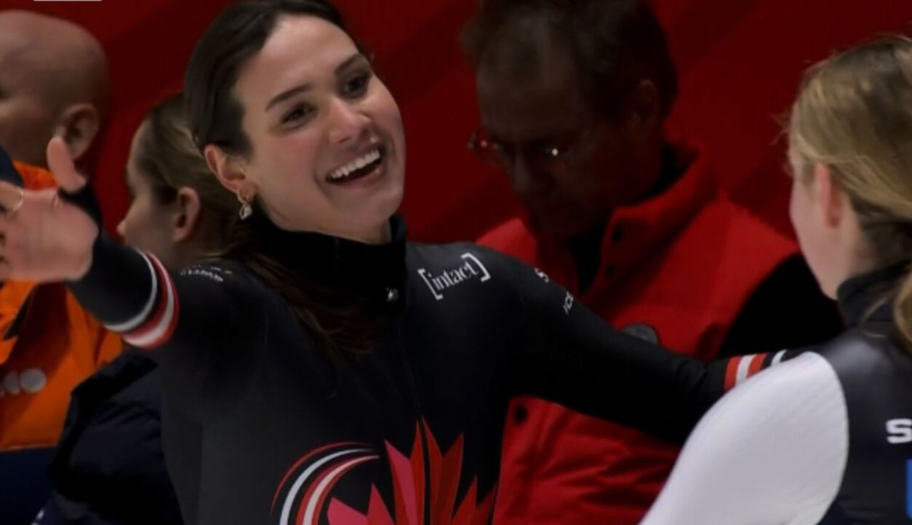 “대단하네요” 무려 네 번째 금메달을 획득하게 된 코트니 사로 [월드투어 4차 여자 1000m 결승] 썸네일