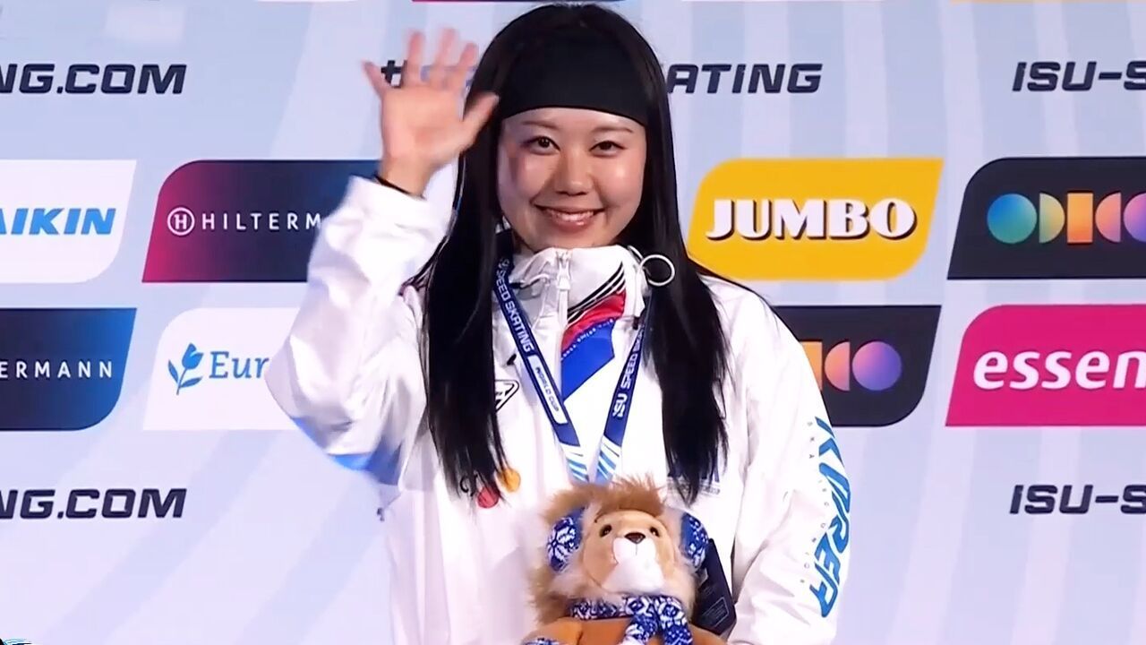 대한민국의 자랑 박지우! 금메달 같은 '동메달' 시상식 [월드컵 3차 여자 매스 스타트] 썸네일