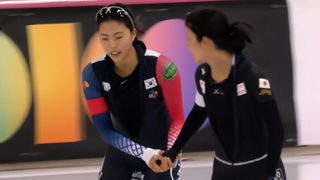 '치열한 선두 경쟁 이후!' 다카기 미호의 손을 잡아주는 이나현 [월드컵 4차 여자 1000M]