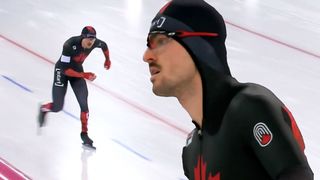 잘 타다가 갑자기 멈춘 세드릭 브루넷? 폭발적인 힘에 견디지 못한 허벅지 때문.. [월드컵 4차 남자 500m(2)]