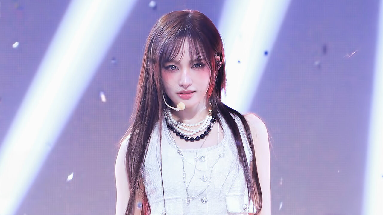 [페이스캠] 아이브 리즈 'BLACKHOLE' (IVE LIZ FaceCam) 썸네일