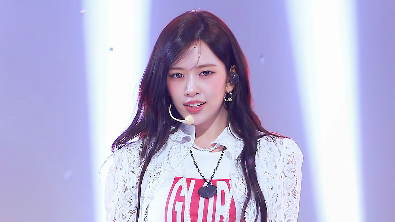 [페이스캠] 아이브 안유진 'BLACKHOLE' (IVE AN YUJIN FaceCam) 썸네일