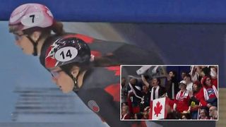 홈 관중 대흥분! 나란히 결승선 통과한 코트니 사로-다나에 블레 [세계선수권 여자 1500m 준결승]