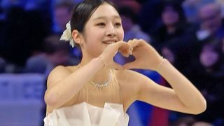 첫 시니어 세계선수권 8위! 신지아 사랑스러운 모습 극대화 [세계선수권 여자 프리]