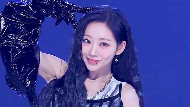 [페이스캠] 키스오브라이프 쥴리 'Who is she' (KISS OF LIFE JULIE FaceCam)