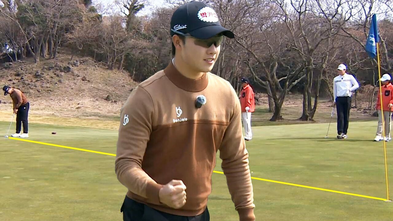 감탄 밖에 안나오는 송민혁의 먼 거리 버디! 추격은 이제부터. [4강전 2경기] 썸네일