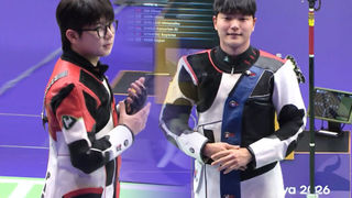 웃으면서 경기장으로 입장하는 박하준-신민기 [사격 남자 10m 공기 소총 결승]