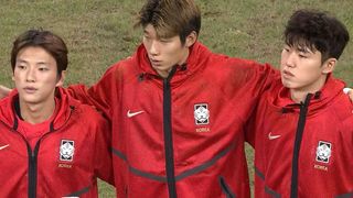 오늘은 더 크게, 경기 시작 전 애국가를 부르는 대한민국 대표팀 [남자 축구 결승 대한민국 vs 일본]