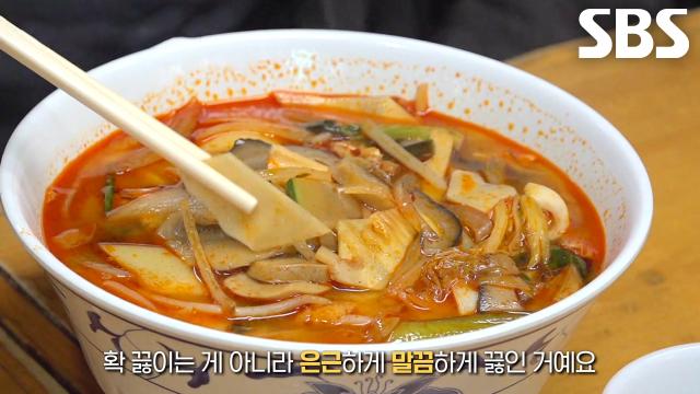 사골×닭 육수의 환상적 조합으로 감칠맛 폭발한 달인의 ‘짬뽕’