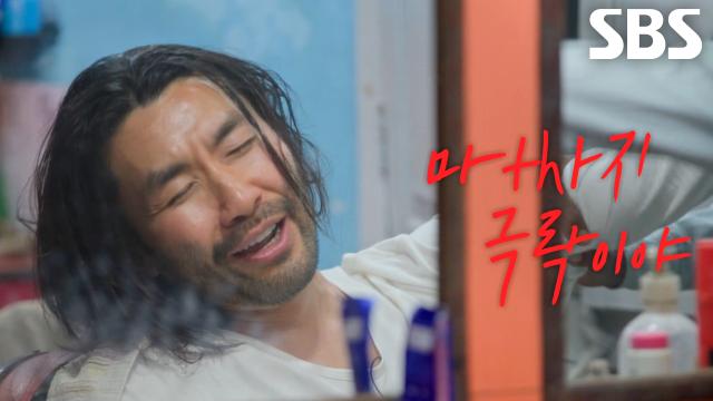 노홍철, 인도 이발소에서 느낀 마사지 신세계↗ (ft. 팔 꽈배기)