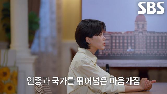 같은 마음가짐으로 차분하고 질서정연하게 호텔 탈출하는 사람들
