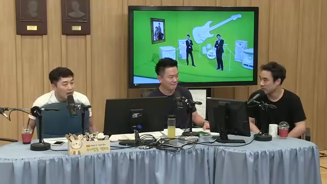 배성우,  작년 다작왕 2위…올해는 '더 킹' 하나, 조인성, 정우성과 함께 (두시탈출컬투쇼,2016년7월5일) 썸네일
