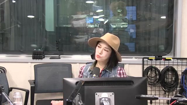 선우선,  '최강희' 나한텐 친구인데, 김숙에겐 동생 (송은이김숙의언니네라디오,2016년10월5일) 썸네일