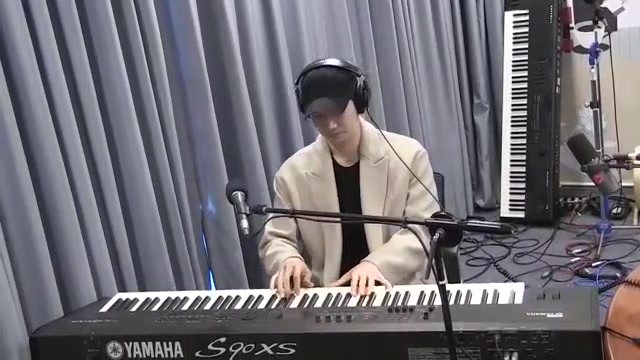 Afternoon in Praha, 윤한 라이브(이숙영의러브FM,2016년12월2일) 썸네일