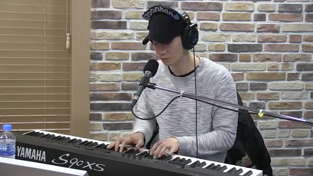 Have Yourself A Merry Little Christmas, 윤한 라이브(박선영의씨네타운,2016년12월21일) 썸네일