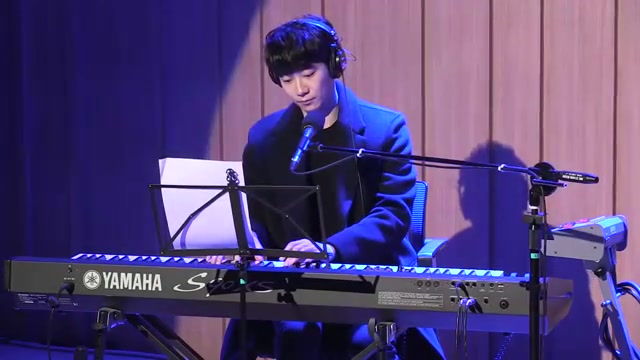 Afternoon in Praha, 윤한 라이브(두시탈출컬투쇼,2016년12월21일) 썸네일