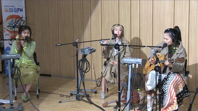 봄, 곰, 바버렛츠 라이브 (아름다운이아침김창완,2017년4월26일) 썸네일