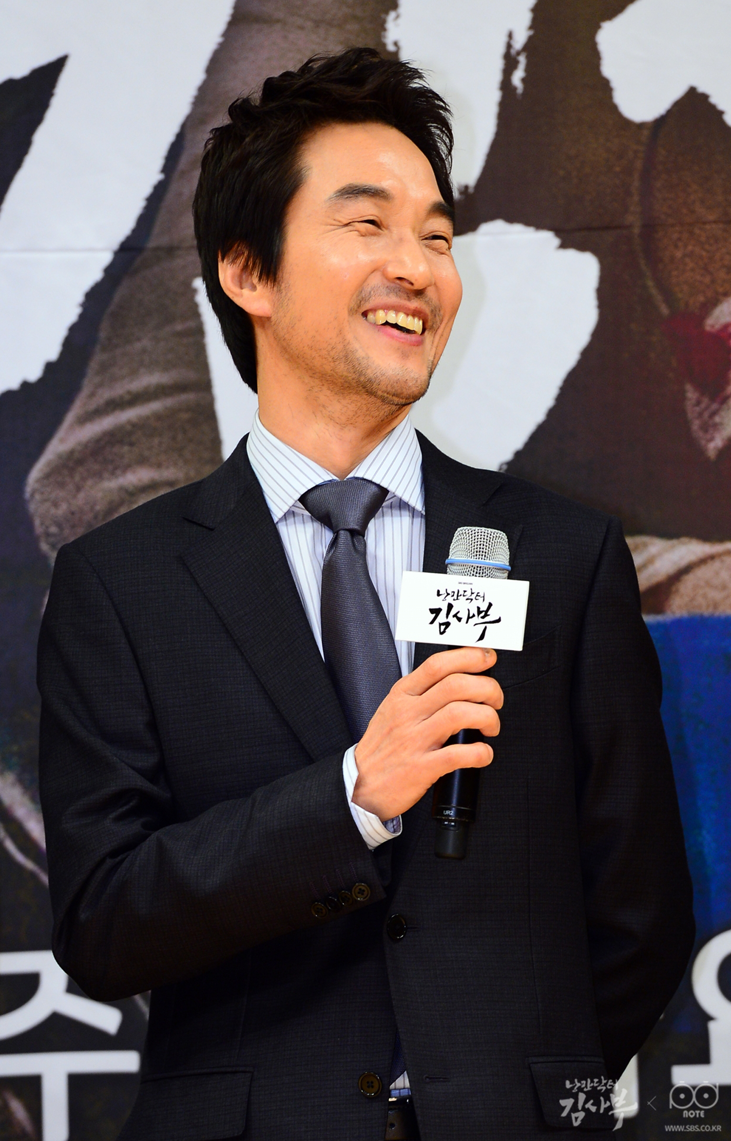 韩石圭柳演锡徐玄振剧照sbs月火剧浪漫医生金师傅官网图图33