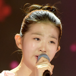 윤윤서 이미지