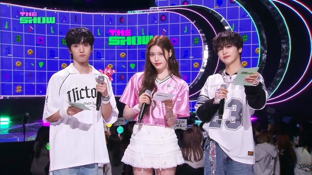 더 쇼 (THE SHOW)
