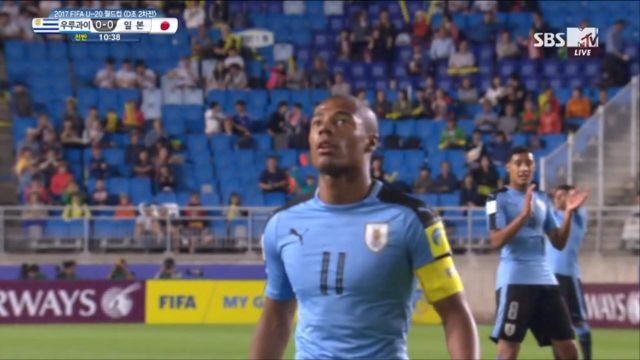 [우루과이 vs 일본] 완벽한 골 기회를 놓치는 델라쿠루스