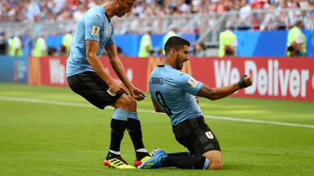 SBS 2018 FIFA 러시아 월드컵 : [우루과이 VS 러시아] 수아레즈 골! 틈을 노리는 지능적 프리킥! : SBS