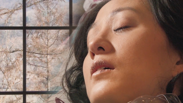 “눈이 오네…” 눈꽃 바라보며 눈 감은 김희애