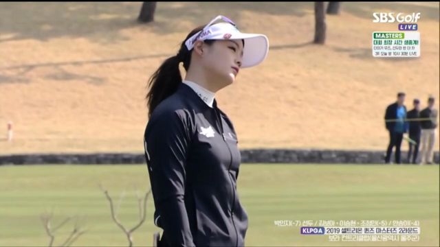 [셀트리온 퀸즈 2R] 버디 기회를 놓치고 아쉬워 하는 박결