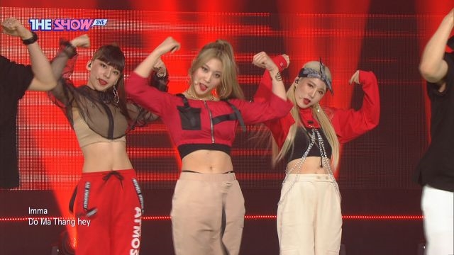 유니크한 매력의 퍼포먼스! 3YE ’DMT’