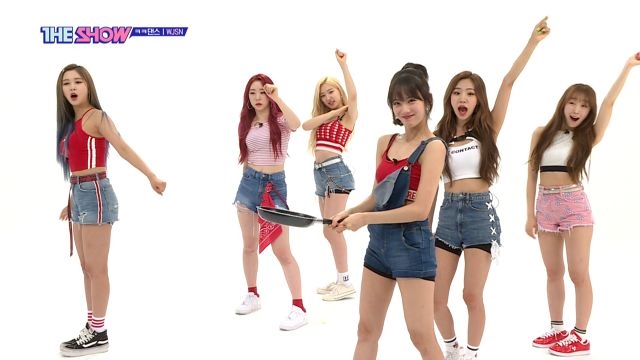 우정도 처음보는 우소의 초면 모먼트 뿜뿜!  [ㅋㅋ댄스] 우주소녀