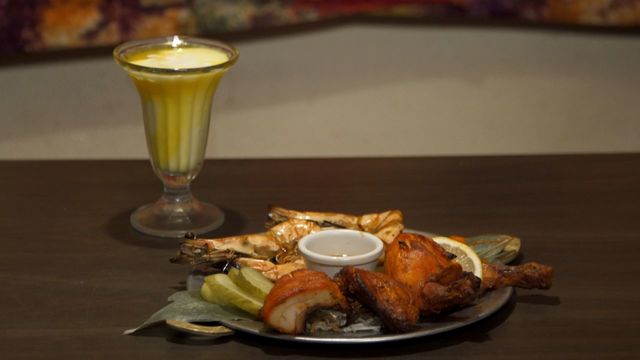 화덕에서 기름기 쏙 빠진 탄두리치킨&왕새우
