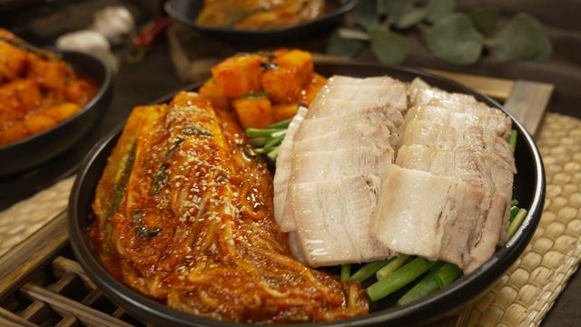 소맥 먹지 마세요~ 수육에 양보하세요~