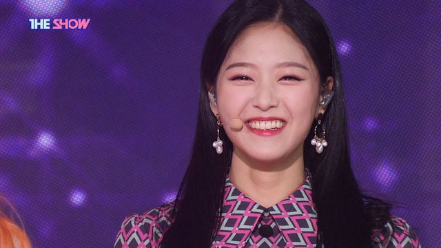 스며드는 몽환 음색, 이달의 소녀 '목소리 (Voice)'