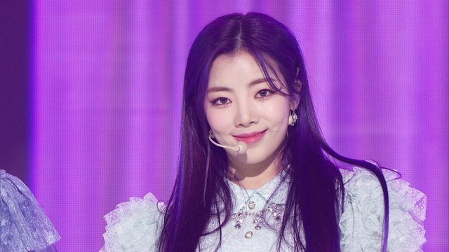 세상을 물들일 괴물 신인, 퍼플키스(PURPLE KISS) 'Ponzona'