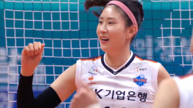 단독 가로막기로 세트를 가져오는 김수지 [GS칼텍스 vs IBK기업은행]