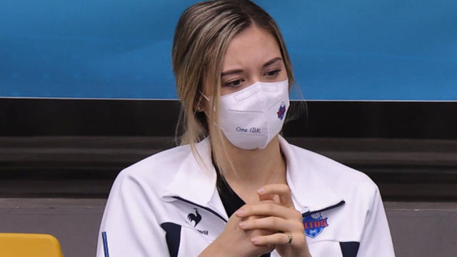 경기를 지켜보는 새로운 외국인 선수 라셈 레베카 [GS칼텍스 vs IBK기업은행]