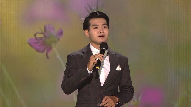 조명섭 - 코스모스 피어 있는 길 (김상희) | THE 트롯SHOW 211011