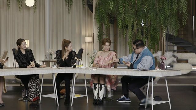 신상공개! 페스티벌의 주인공을 만들어줄 뷰티템은?