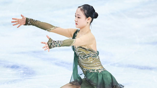 큰 대회의 중압감, 아쉬운 표정으로 연기 마친 김채연 [세계선수권 여자 쇼트]