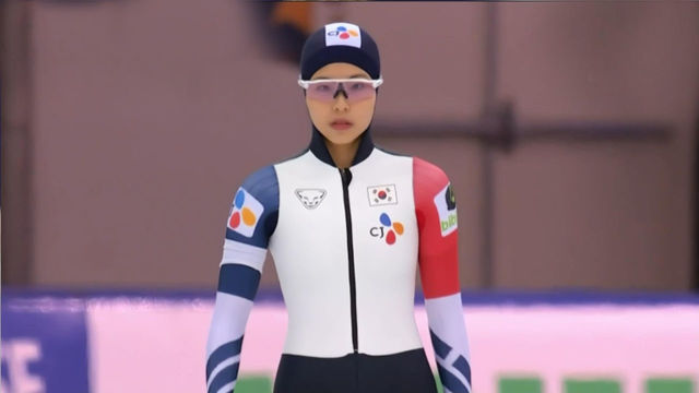 사력을 다해 몸 끌어올리는 이나현 [3차 월드컵 여자 1000m]