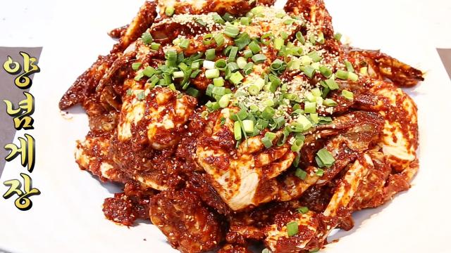 매실×새우를 넣은 비법 양념장으로 만든 ‘양념게장’
