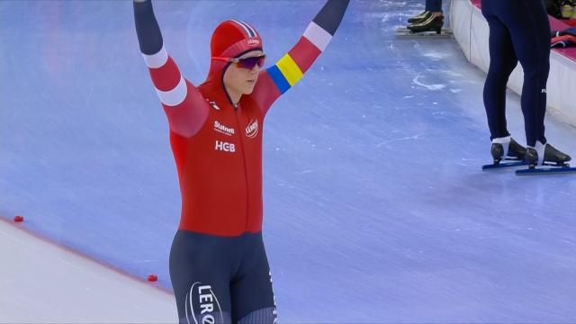 왼팔에 '우크라이나 국기'를 메고 뛰는 선수들 [세계 선수권 남자 500m]